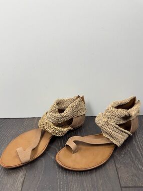 Cydwoq Turret Vintage Knit Sandals Leather Hand Crafted USA Size 37 Cream Boho